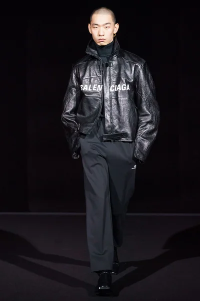 Look 48